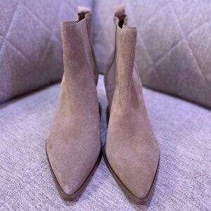 New Nine West Suede booties